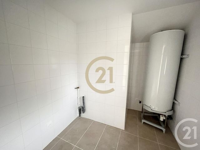 Maison &agrave; louer - 3 pi&egrave;ces - 69 m2 - Sens - 89 - BOURGOGNE