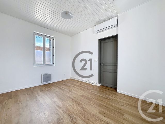 Appartement &agrave; louer - 3 pi&egrave;ces - 56,15 m2 - Veron - 89 - BOURGOGNE