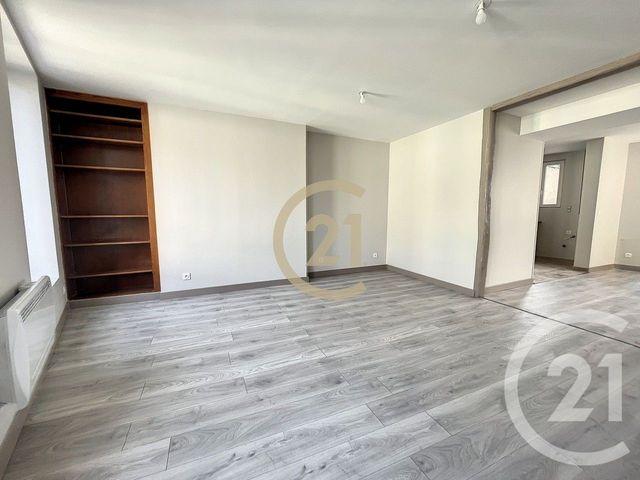 Appartement &agrave; louer - 2 pi&egrave;ces - 53,40 m2 - Villeneuve Sur Yonne - 89 - BOURGOGNE