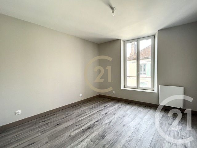 Appartement &agrave; louer - 2 pi&egrave;ces - 53,40 m2 - Villeneuve Sur Yonne - 89 - BOURGOGNE