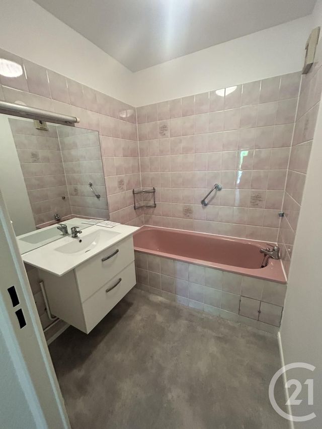 Appartement &agrave; louer - 2 pi&egrave;ces - 52,49 m2 - Metz - 57 - LORRAINE