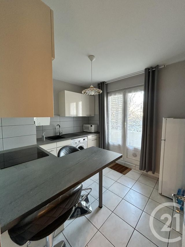 Appartement &agrave; louer - 4 pi&egrave;ces - 75 m2 - Maizieres Les Metz - 57 - LORRAINE