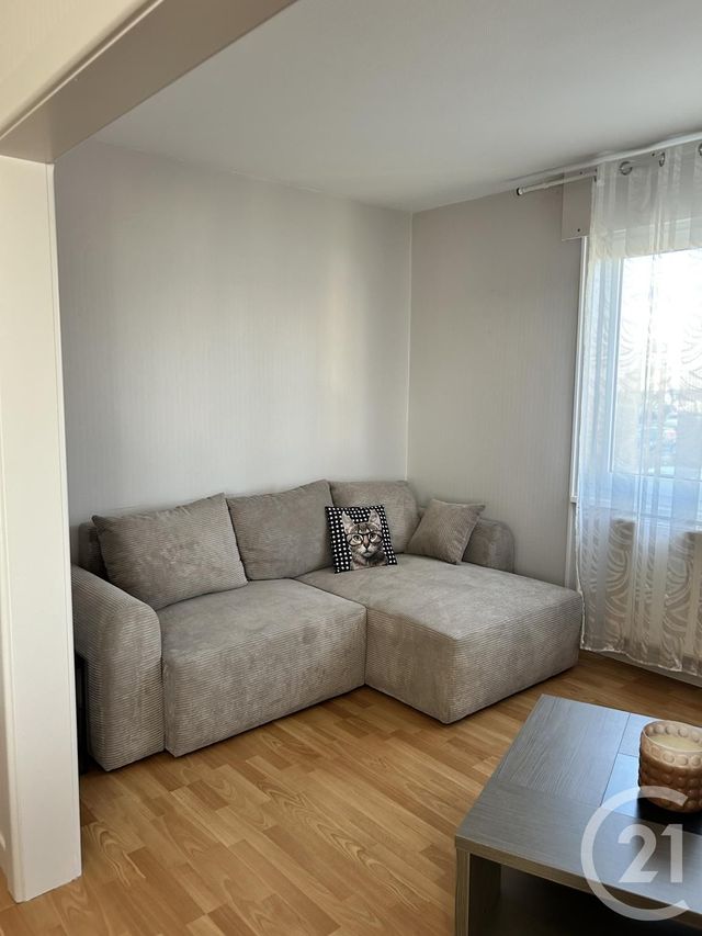 Appartement &agrave; louer - 4 pi&egrave;ces - 75 m2 - Maizieres Les Metz - 57 - LORRAINE