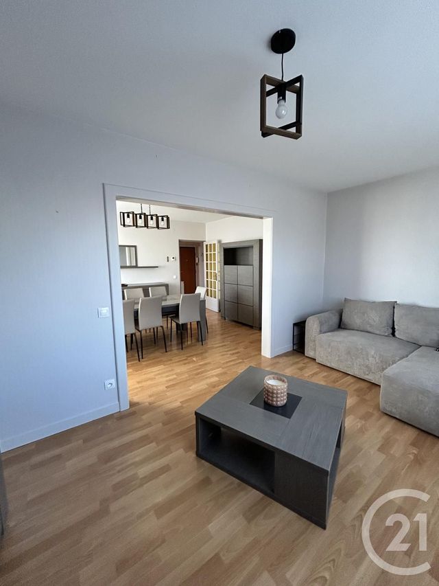 Appartement &agrave; louer - 4 pi&egrave;ces - 75 m2 - Maizieres Les Metz - 57 - LORRAINE