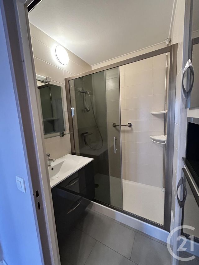 Appartement &agrave; louer - 4 pi&egrave;ces - 75 m2 - Maizieres Les Metz - 57 - LORRAINE