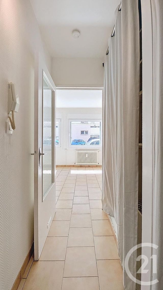 Appartement F1 &agrave; louer - 1 pi&egrave;ce - 25,52 m2 - Metz - 57 - LORRAINE