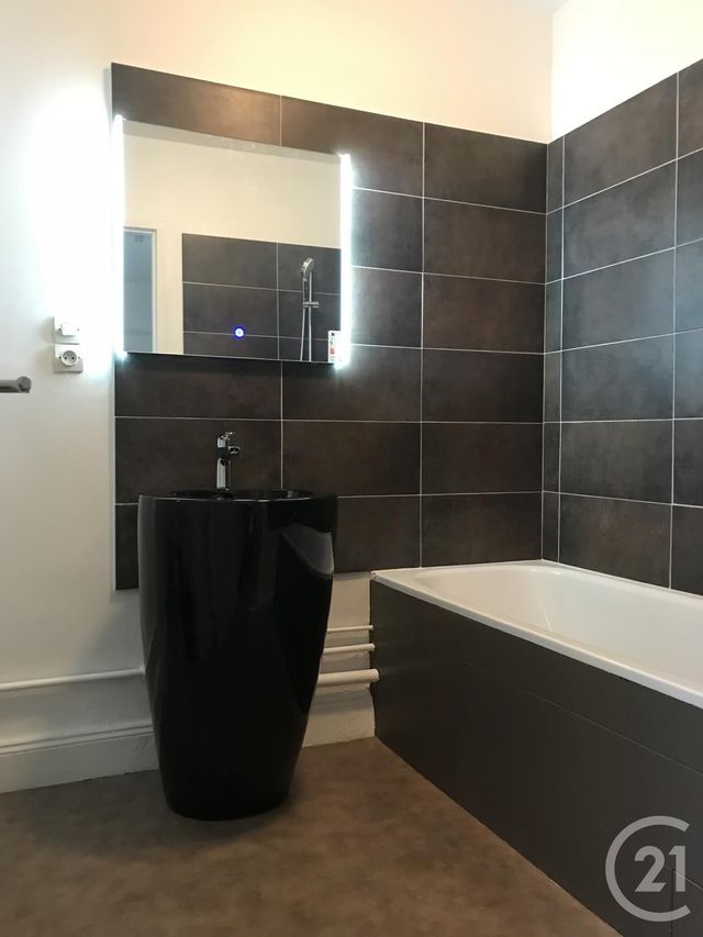 Appartement &agrave; louer - 2 pi&egrave;ces - 65,15 m2 - Metz - 57 - LORRAINE