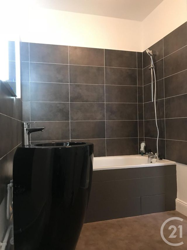 Appartement &agrave; louer - 2 pi&egrave;ces - 65,15 m2 - Metz - 57 - LORRAINE