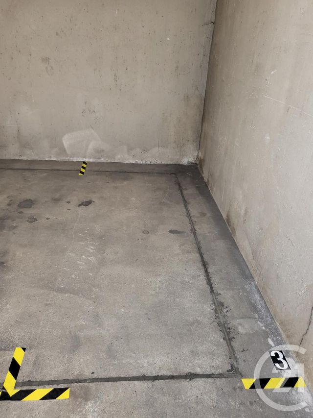 Parking &agrave; louer - 4 m2 - Metz - 57 - LORRAINE