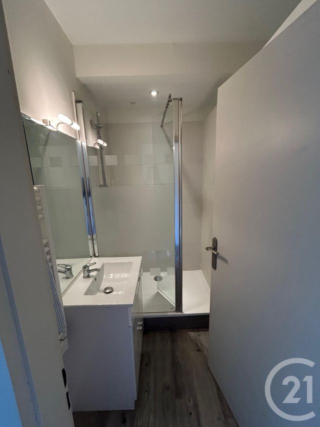 Appartement &agrave; louer - 2 pi&egrave;ces - 42,03 m2 - Montigny Les Metz - 57 - LORRAINE