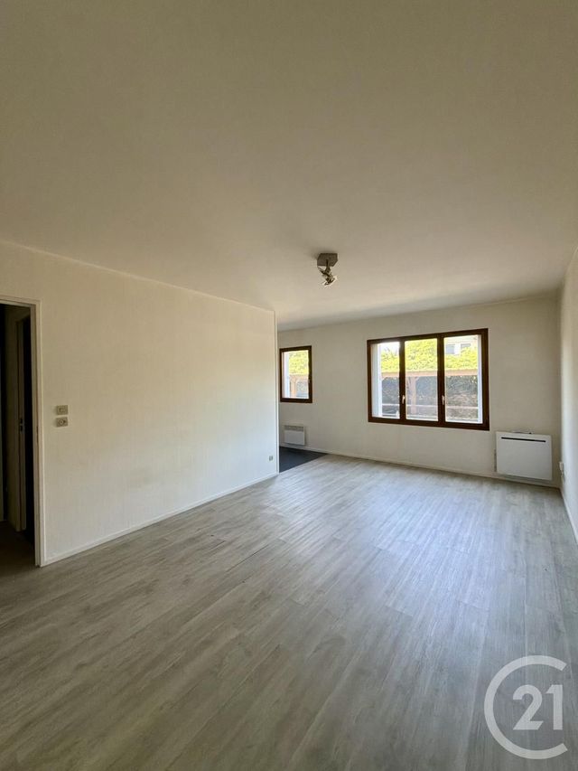 Appartement Studio &agrave; louer - 1 pi&egrave;ce - 37,05 m2 - Metz - 57 - LORRAINE