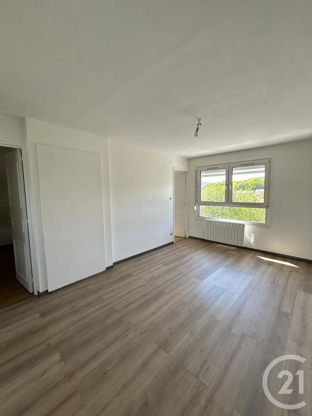 Appartement &agrave; louer - 3 pi&egrave;ces - 47,16 m2 - Maizieres Les Metz - 57 - LORRAINE