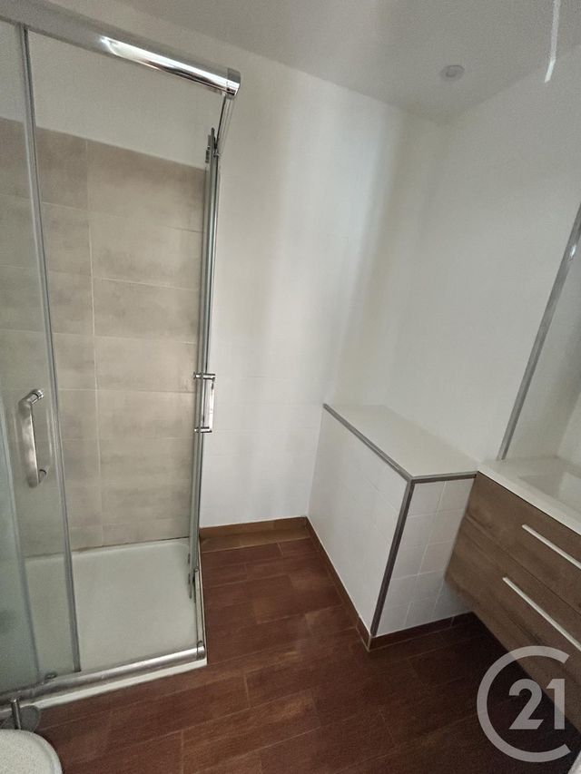 Appartement &agrave; louer - 2 pi&egrave;ces - 49,51 m2 - Montigny Les Metz - 57 - LORRAINE