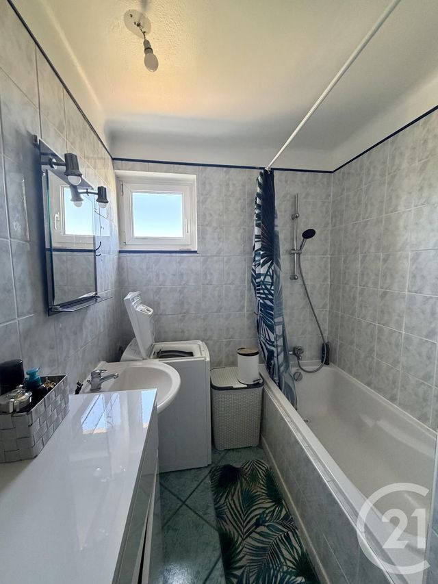 Appartement F3 &agrave; louer - 3 pi&egrave;ces - 63,65 m2 - Montigny Les Metz - 57 - LORRAINE