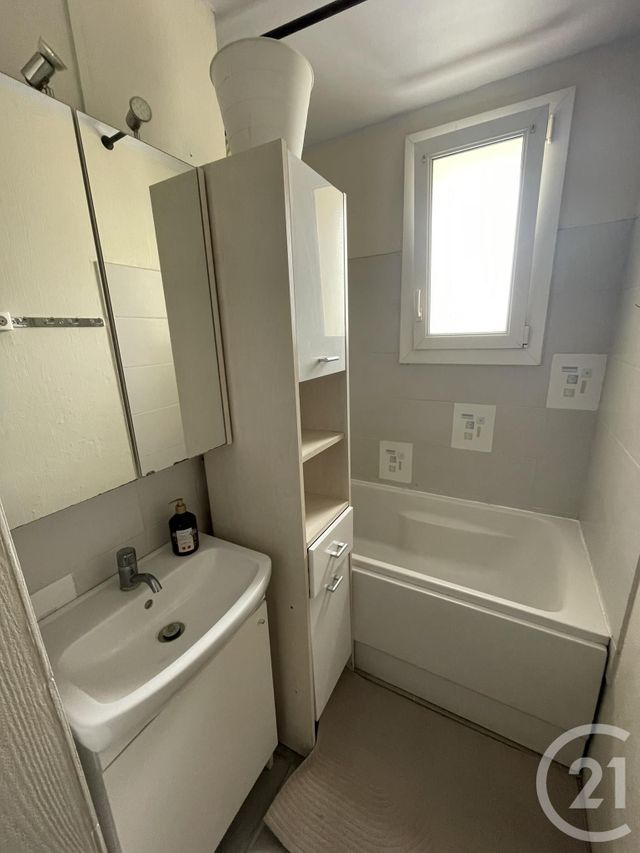 Appartement F5 &agrave; louer - 5 pi&egrave;ces - 76,26 m2 - Metz - 57 - LORRAINE