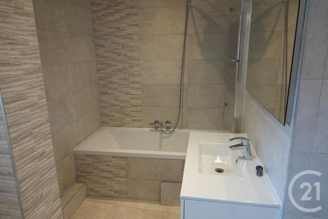 Appartement F4 &agrave; louer - 4 pi&egrave;ces - 88,04 m2 - Montigny Les Metz - 57 - LORRAINE