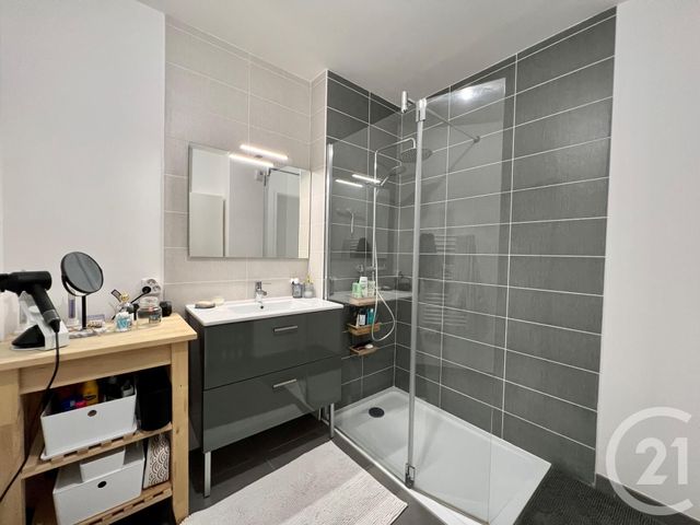 Appartement F3 &agrave; louer - 3 pi&egrave;ces - 61 m2 - Le Houlme - 76 - HAUTE-NORMANDIE