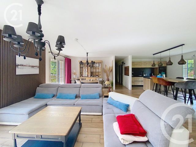 Maison &agrave; louer - 7 pi&egrave;ces - 210,18 m2 - Isneauville - 76 - HAUTE-NORMANDIE