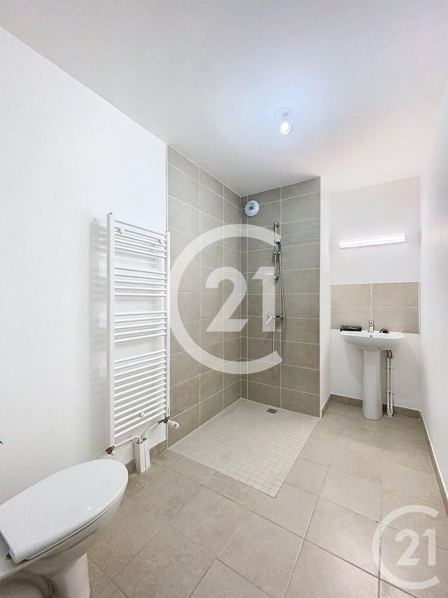 Maison &agrave; louer - 4 pi&egrave;ces - 88,18 m2 - Grand Couronne - 76 - HAUTE-NORMANDIE