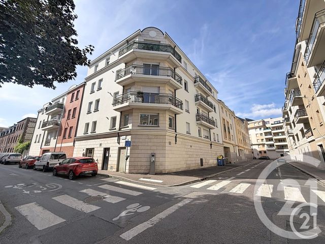 Appartement F4 &agrave; louer - 4 pi&egrave;ces - 76,10 m2 - Rouen - 76 - HAUTE-NORMANDIE