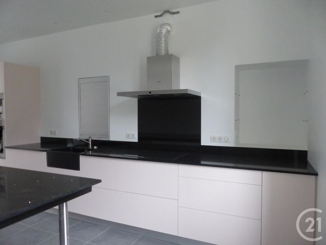 Maison &agrave; louer - 8 pi&egrave;ces - 197,80 m2 - Rouen - 76 - HAUTE-NORMANDIE