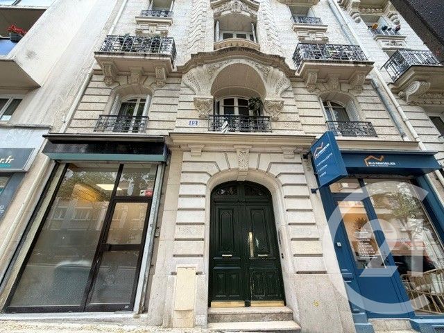 Local commercial à louer - 50.35 m2 - 75 - Paris