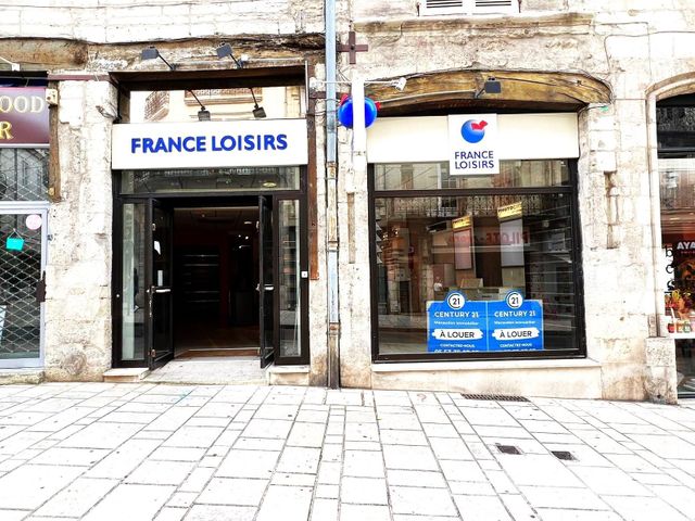 Local commercial à louer - 126.0 m2 - 24 - Dordogne