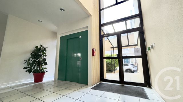 Appartement F2 &agrave; louer - 2 pi&egrave;ces - 51,71 m2 - Perigueux - 24 - AQUITAINE