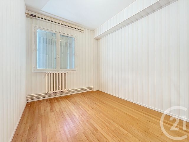 Appartement F5 &agrave; vendre - 5 pi&egrave;ces - 89,63 m2 - Perigueux - 24 - AQUITAINE