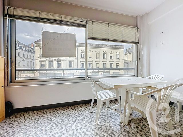 Appartement F5 &agrave; vendre - 5 pi&egrave;ces - 89,63 m2 - Perigueux - 24 - AQUITAINE