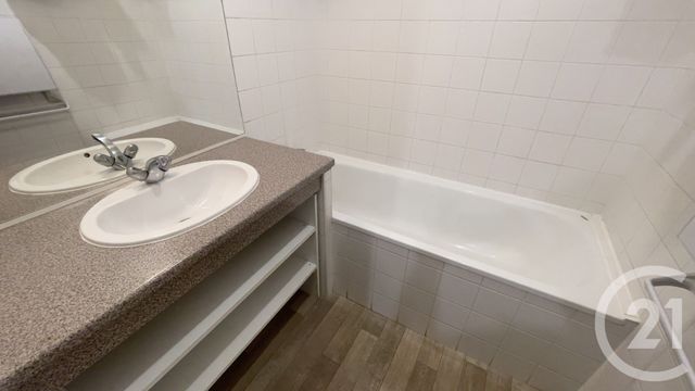 Appartement F4 à louer - 4 pièces - 85,56 m2 - Perigueux - 24 - AQUITAINE