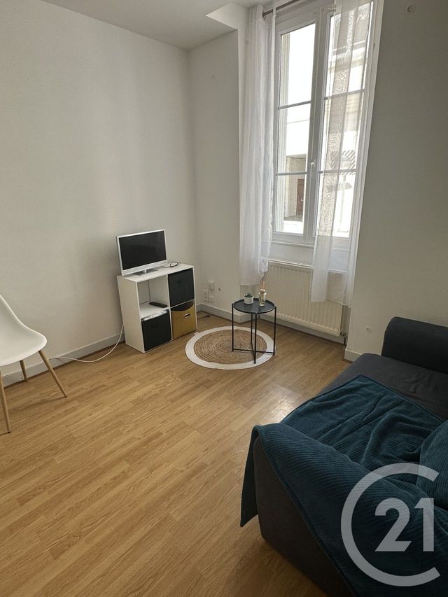 Appartement F1 &agrave; louer - 1 pi&egrave;ce - 32,84 m2 - Perigueux - 24 - AQUITAINE