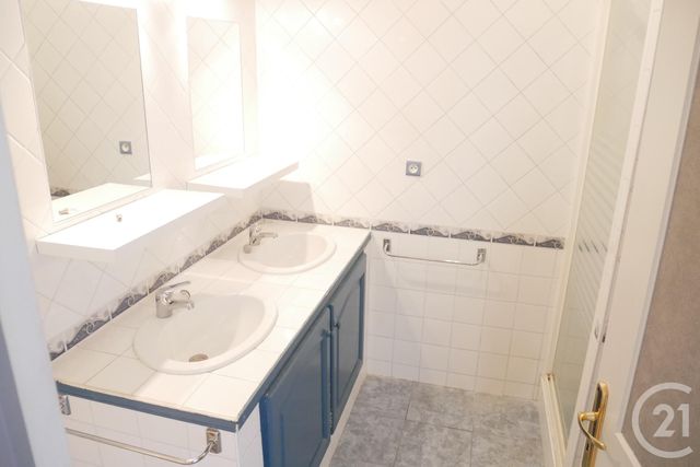 Maison &agrave; louer - 6 pi&egrave;ces - 152,65 m2 - Perigueux - 24 - AQUITAINE