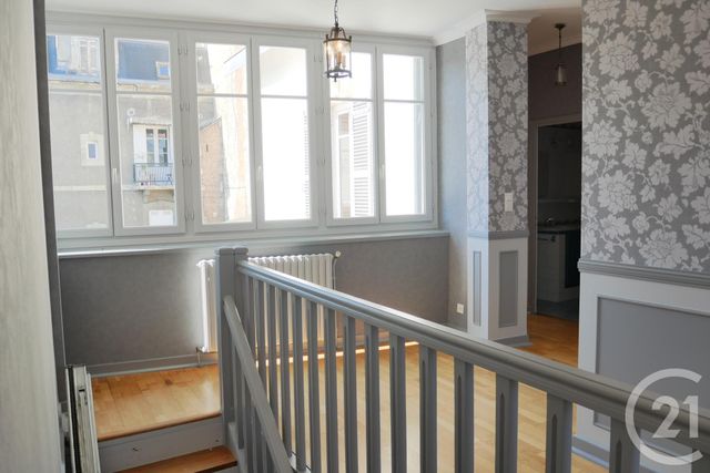 Maison &agrave; louer - 6 pi&egrave;ces - 152,65 m2 - Perigueux - 24 - AQUITAINE