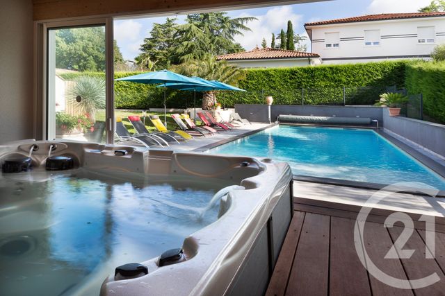 Maison &agrave; vendre - 30 pi&egrave;ces - 695 m2 - Perigueux - 24 - AQUITAINE