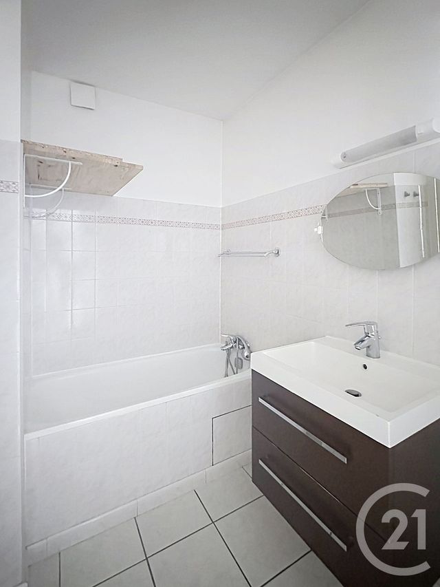 Appartement F3 &agrave; louer - 3 pi&egrave;ces - 79,90 m2 - Perigueux - 24 - AQUITAINE