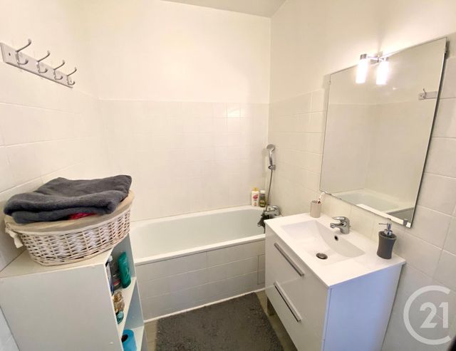 Appartement F1 &agrave; louer - 1 pi&egrave;ce - 24,05 m2 - Perigueux - 24 - AQUITAINE