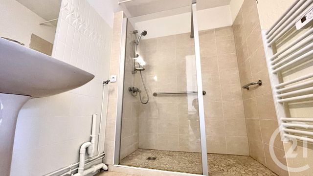 Appartement &agrave; louer - 3 pi&egrave;ces - 55,35 m2 - Perigueux - 24 - AQUITAINE