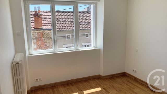 Appartement F3 &agrave; louer - 3 pi&egrave;ces - 64,25 m2 - Thiviers - 24 - AQUITAINE