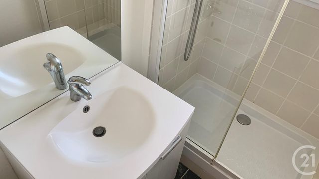 Appartement F3 &agrave; louer - 3 pi&egrave;ces - 64,25 m2 - Thiviers - 24 - AQUITAINE