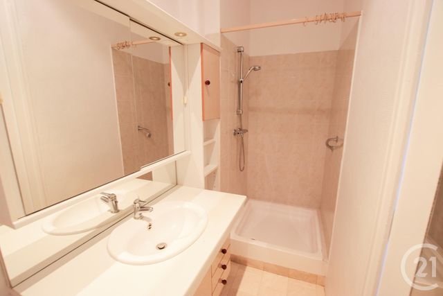 Appartement &agrave; louer - 2 pi&egrave;ces - 56,10 m2 - Perigueux - 24 - AQUITAINE