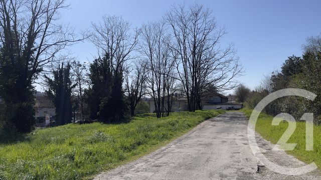 Appartement F3 &agrave; louer - 3 pi&egrave;ces - 73,10 m2 - Perigueux - 24 - AQUITAINE