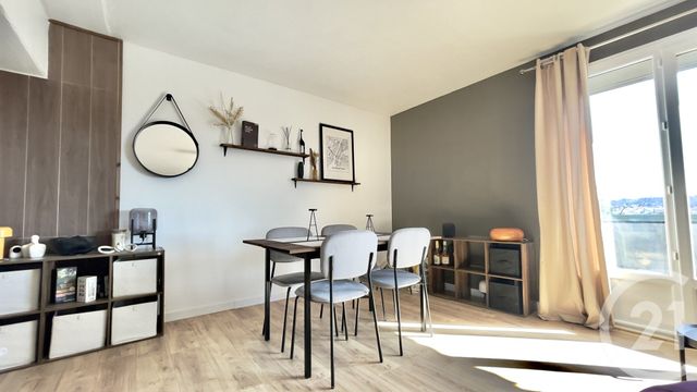Appartement F3 &agrave; louer - 3 pi&egrave;ces - 73,10 m2 - Perigueux - 24 - AQUITAINE