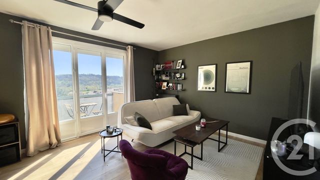 Appartement F3 &agrave; louer - 3 pi&egrave;ces - 73,10 m2 - Perigueux - 24 - AQUITAINE