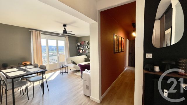 Appartement F3 &agrave; louer - 3 pi&egrave;ces - 73,10 m2 - Perigueux - 24 - AQUITAINE