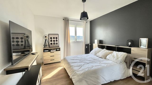 Appartement F3 &agrave; louer - 3 pi&egrave;ces - 73,10 m2 - Perigueux - 24 - AQUITAINE