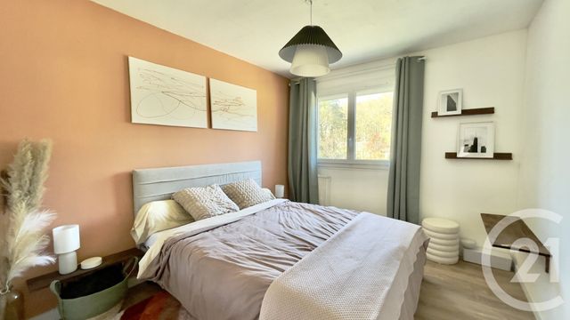 Appartement F3 &agrave; louer - 3 pi&egrave;ces - 73,10 m2 - Perigueux - 24 - AQUITAINE