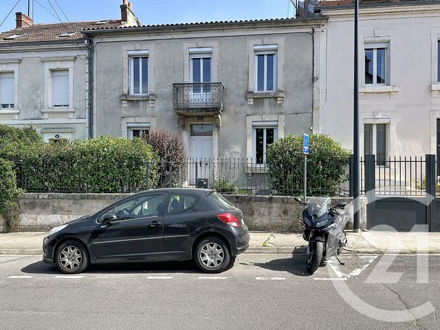 Maison &agrave; louer - 6 pi&egrave;ces - 146,55 m2 - Perigueux - 24 - AQUITAINE