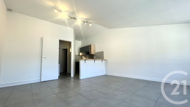 Appartement F2 &agrave; louer - 2 pi&egrave;ces - 53,65 m2 - Perigueux - 24 - AQUITAINE