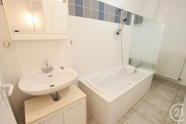 Appartement Duplex &agrave; louer - 3 pi&egrave;ces - 65 m2 - Perigueux - 24 - AQUITAINE